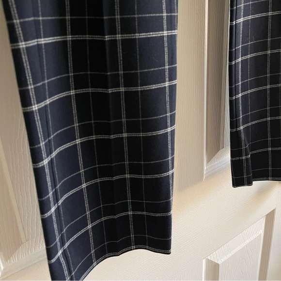 Banana Republic Sloan Fit Navy Plaid Ankle Pants (size 8) - Picture 7 of 14